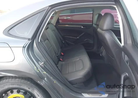 2020 Volkswagen Passat 2.0T R-Line z USA, uszkodzony, nr VIN 1VWMA7A38LC010761